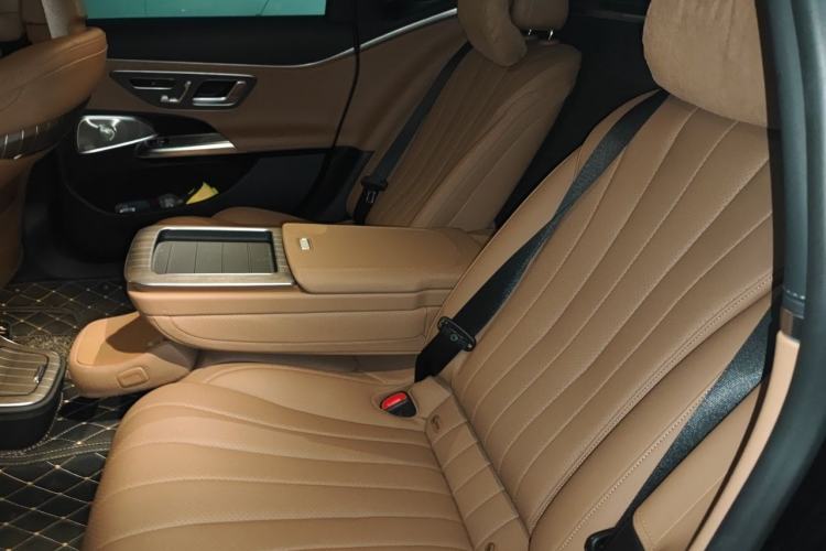 Used Mercedes-Benz E-Class 2024 E 300 L Luxury Model Left Rear Seat