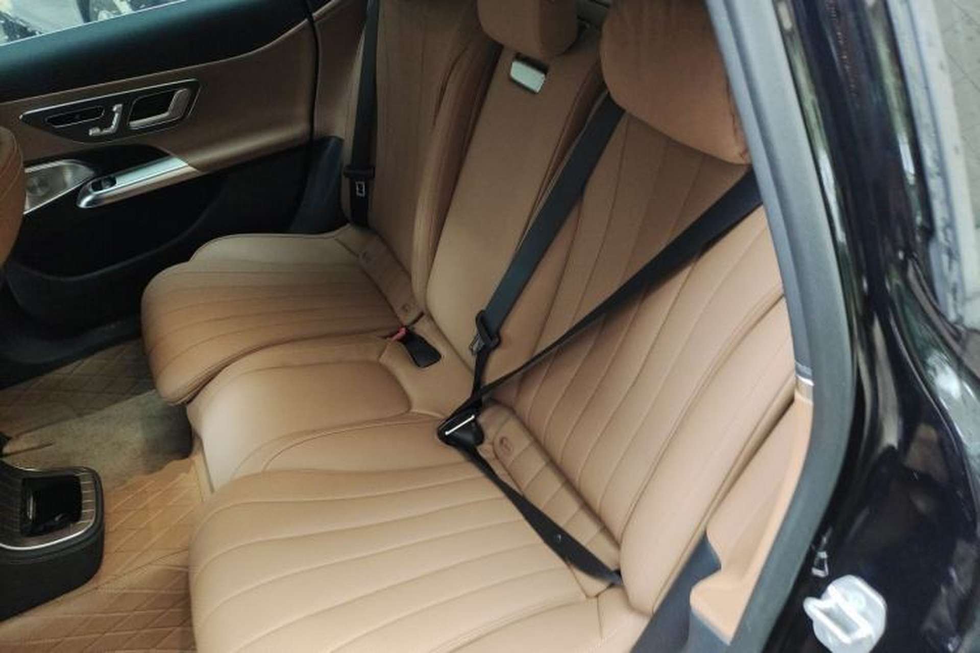 Used Mercedes-Benz E-Class 2024 Facelift E 300 L Luxury Edition Left Rear Seat