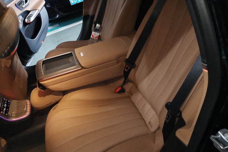 Used Mercedes-Benz E-Class 2024 E 300 L Exclusive Edition Left Rear Seat