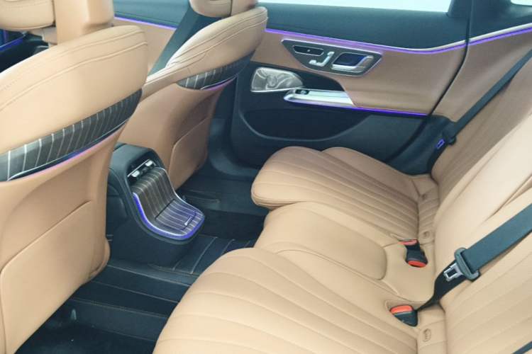 Used Mercedes-Benz E-Class 2024 E 300 L Luxury Model Left Rear Seat
