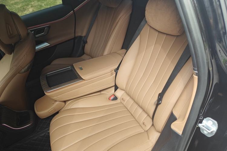 Used Mercedes-Benz E-Class 2024 E 300 L Luxury Model Left Rear Seat
