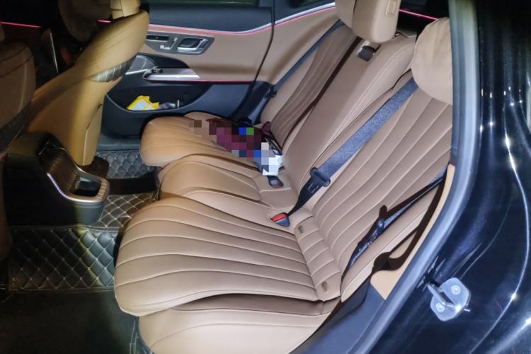 Used Mercedes-Benz E-Class 2024 E 300 L Luxury Model Left Rear Seat