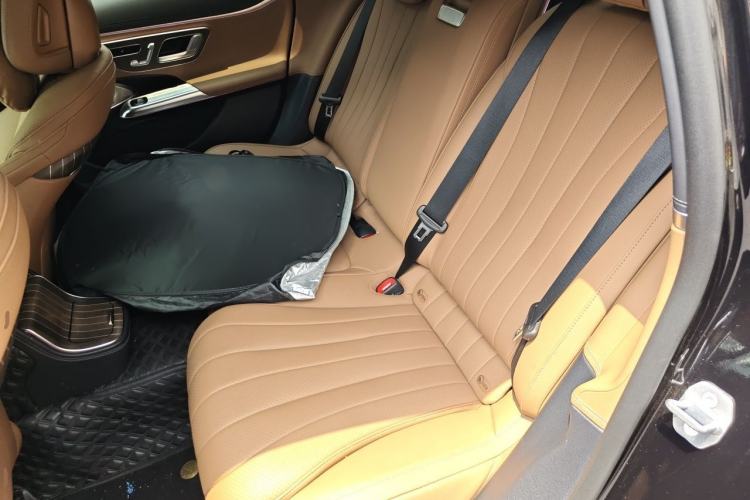 Used Mercedes-Benz E-Class 2024 Facelift E 300 L Luxury Edition Left Rear Seat