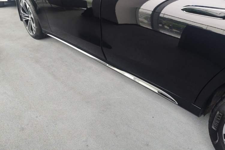 Used Mercedes-Benz E-Class 2024 E 300 L Fashion Sport Model Left Side Sill