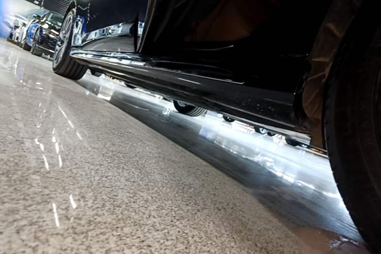 Used Mercedes-Benz E-Class 2024 Refresh E 300 L Stylish Edition Left Side Sill