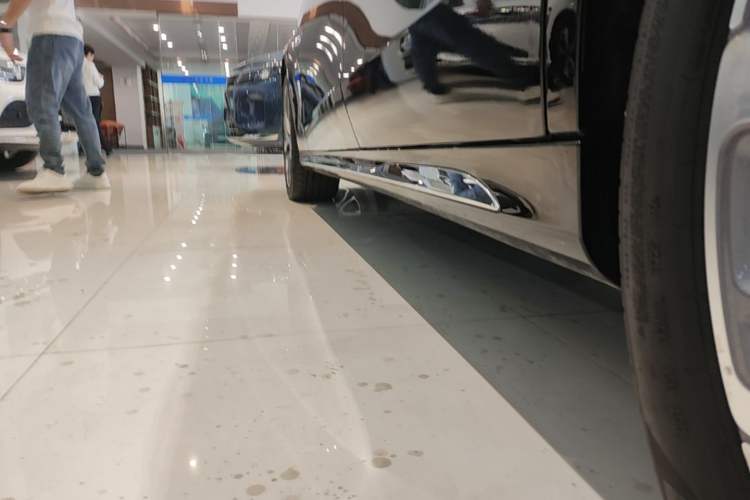 Used Mercedes-Benz E-Class 2024 E 300 L Stylish Model Left Side Sill