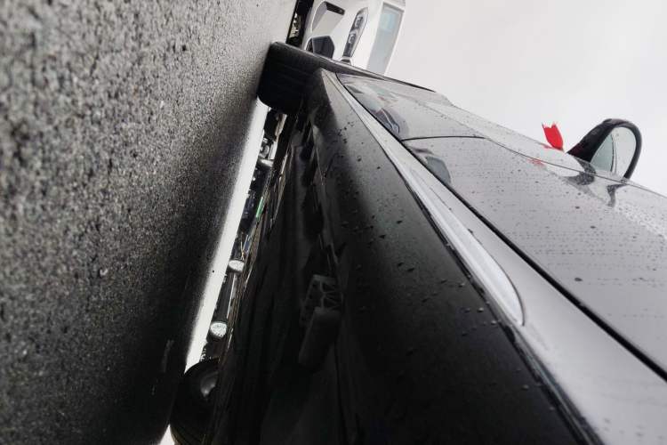 Used Mercedes-Benz E-Class 2024 Refresh E 300 L Stylish Edition Left Side Sill