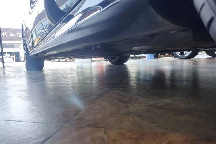 Used Mercedes-Benz E-Class 2024 E 300 L Luxury Model Left Side Sill