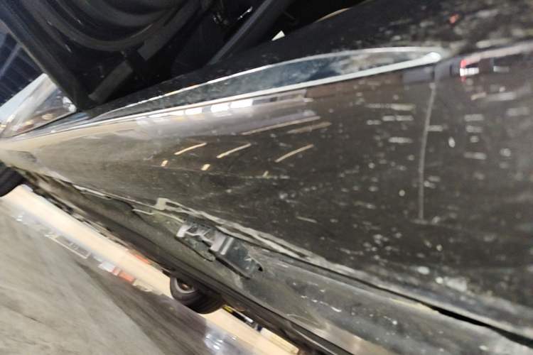Used Mercedes-Benz E-Class 2024 Refresh E 300 L Stylish Edition Left Side Sill