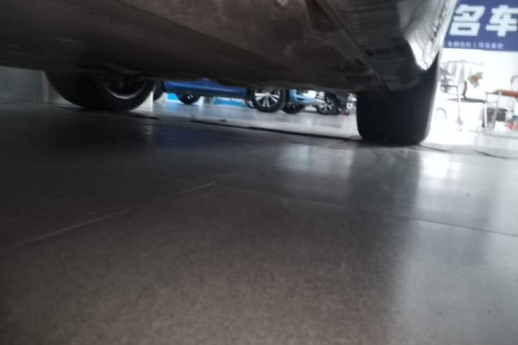 Used Mercedes-Benz E-Class 2024 E 300 L Luxury Model Left Side Sill
