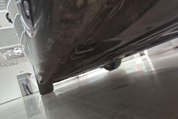 Used Mercedes-Benz E-Class 2024 E 300 L Luxury Model Left Side Sill