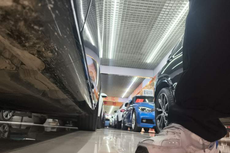 Used Mercedes-Benz E-Class 2024 E 300 L Stylish Model Left Side Sill
