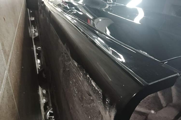 Used Mercedes-Benz E-Class 2024 E 300 L Luxury Model Left Side Sill