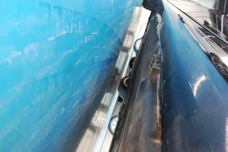 Used Mercedes-Benz E-Class 2024 Refresh E 300 L Stylish Edition Left Side Sill