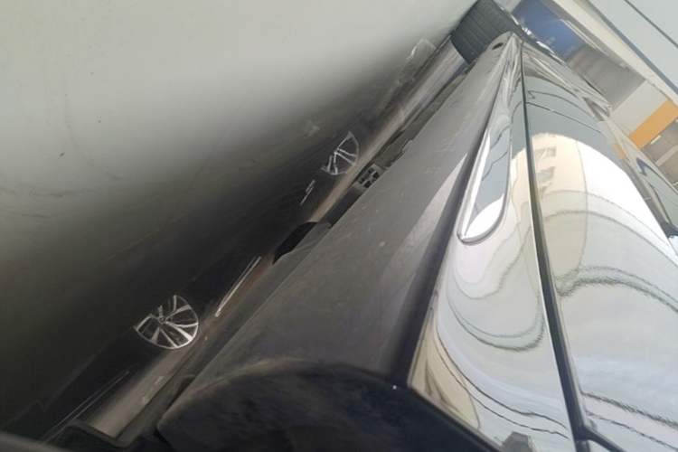 Used Mercedes-Benz E-Class 2024 E 300 L Luxury Model Left Side Sill