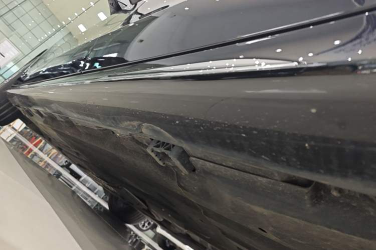Used Mercedes-Benz E-Class 2024 E 300 L Stylish Model Left Side Sill