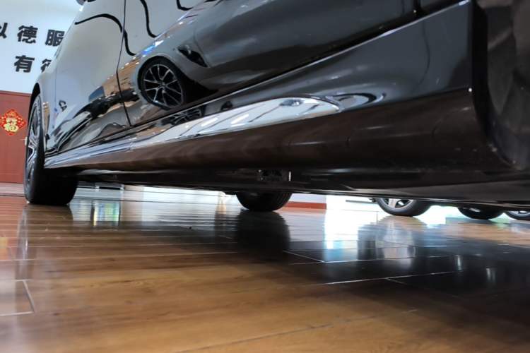 Used Mercedes-Benz E-Class 2024 E 260 L Left Side Sill