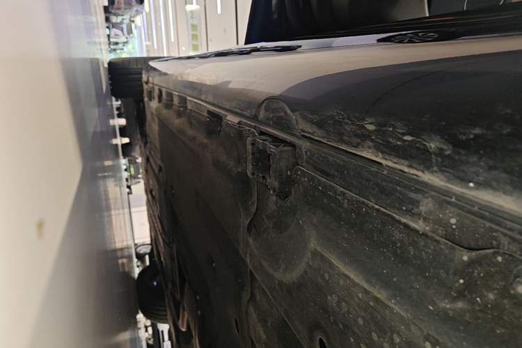 Used Mercedes-Benz E-Class 2024 E 300 L Stylish Model Left Side Sill