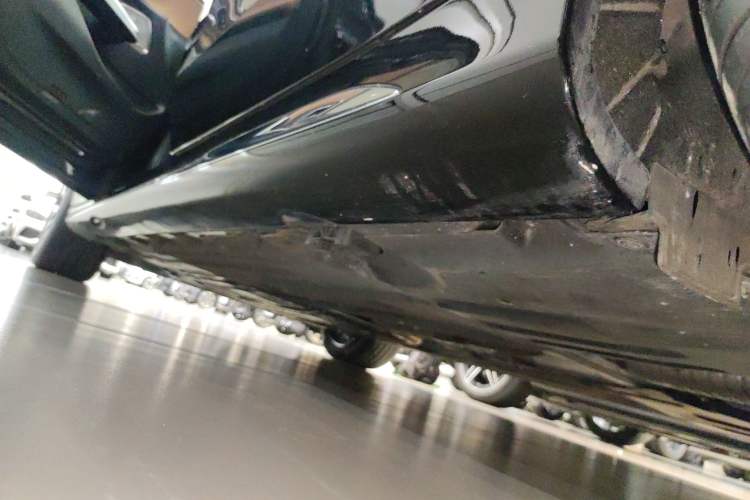 Used Mercedes-Benz E-Class 2024 Facelift E 300 L Luxury Edition Left Side Sill