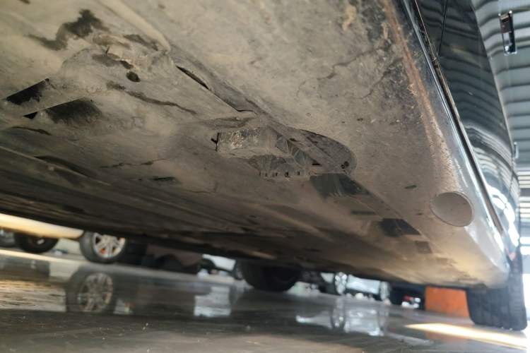 Used Mercedes-Benz E-Class 2024 E 300 L Luxury Model Left Side Sill