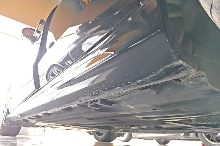Used Mercedes-Benz E-Class 2024 E 300 L Luxury Model Left Side Sill