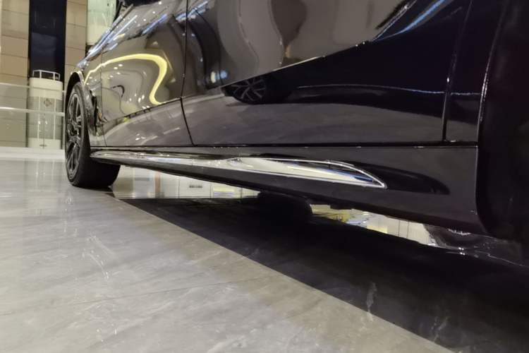 Used Mercedes-Benz E-Class 2024 Refresh E 300 L Stylish Edition Left Side Sill