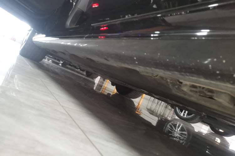 Used Mercedes-Benz E-Class 2024 E 260 Sport Edition Left Side Sill