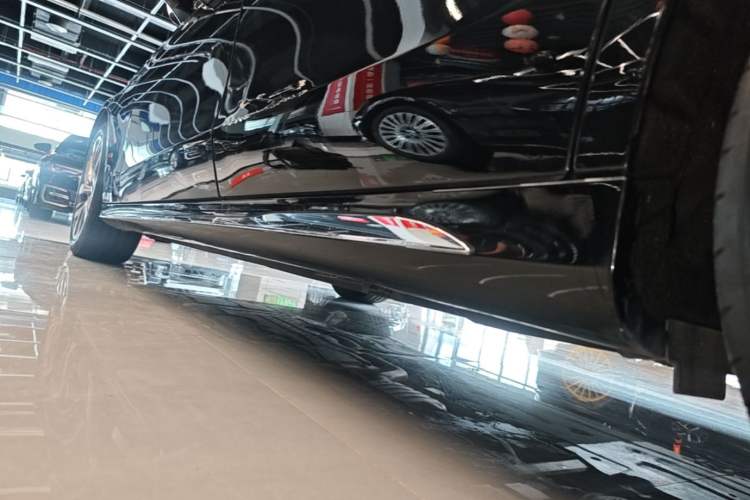 Used Mercedes-Benz E-Class 2024 Refresh E 300 L Stylish Edition Left Side Sill