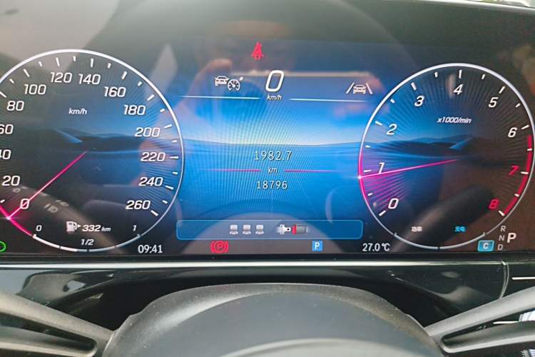 Used Mercedes-Benz E-Class 2024 Facelift E 260 L Odometer Close Up