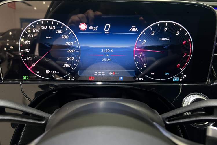 Used Mercedes-Benz E-Class 2024 Facelift E 300 L Luxury Edition Odometer Close Up