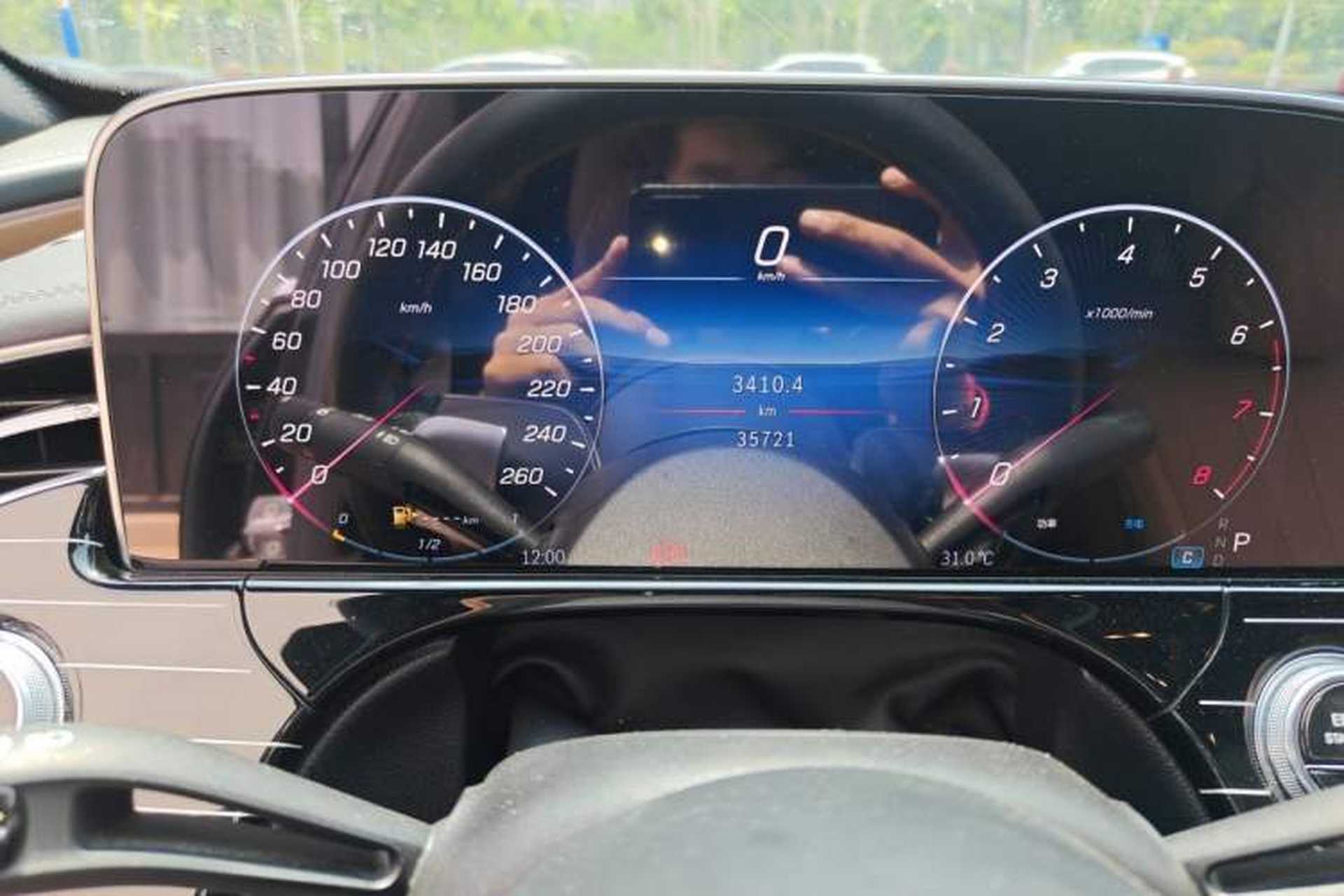 Used Mercedes-Benz E-Class 2024 E 260 L Odometer Close Up