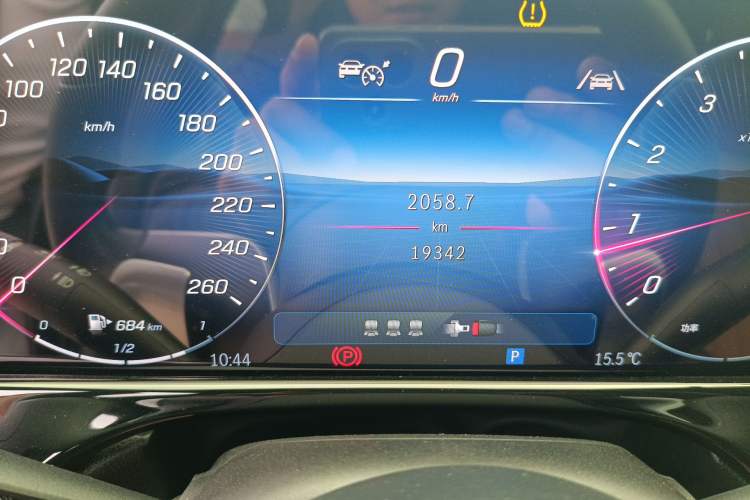 Used Mercedes-Benz E-Class 2024 E 260 L Odometer Close Up