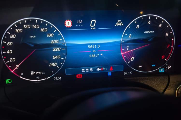 Used Mercedes-Benz E-Class 2024 E 300 L Fashion Sport Model Odometer Close Up