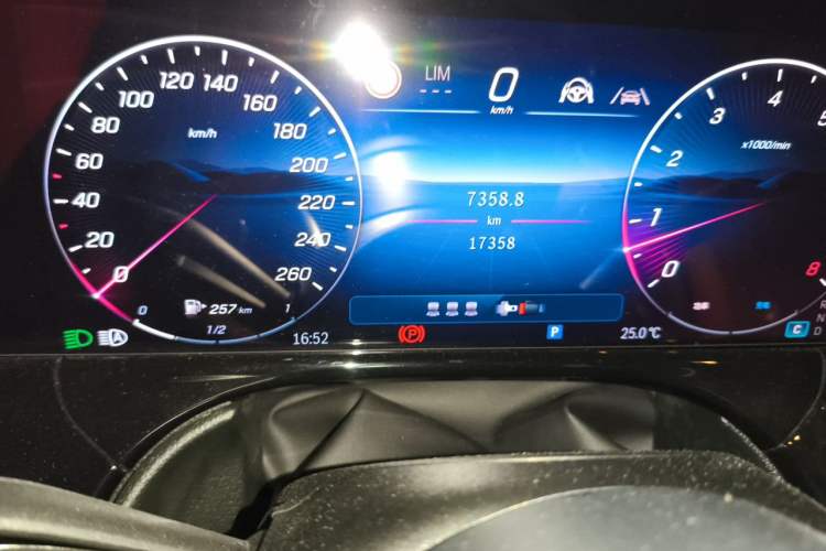 Used Mercedes-Benz E-Class 2024 Facelift E 300 L Luxury Edition Odometer Close Up