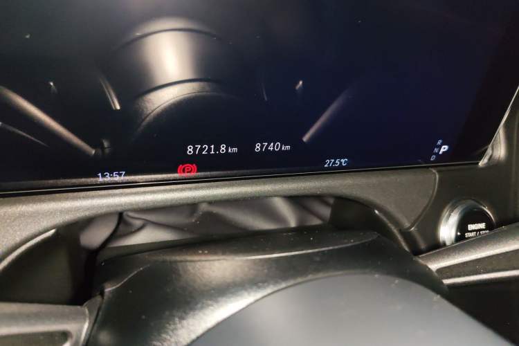Used Mercedes-Benz E-Class 2024 E 260 Sport Edition Odometer Close Up