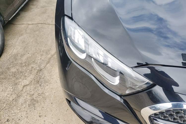 Used Mercedes-Benz E-Class 2024 E 300 L Fashion Sport Model Right Front Headlight