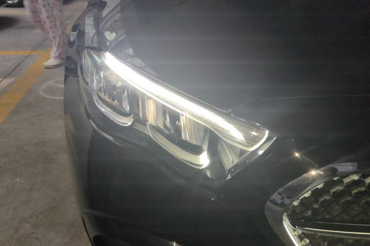 Used Mercedes-Benz E-Class 2024 E 300 L Fashion Sport Model Right Front Headlight