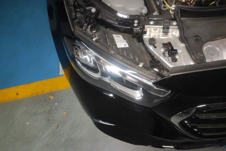 Used Mercedes-Benz E-Class 2024 E 300 L Luxury Model Right Front Headlight
