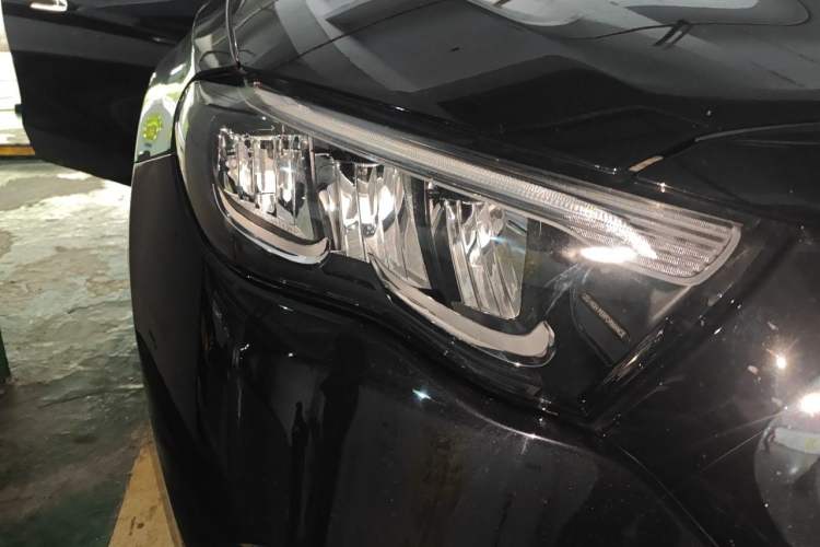 Used Mercedes-Benz E-Class 2024 E 300 L Luxury Model Right Front Headlight