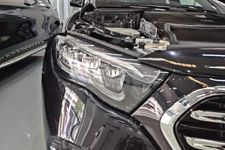 Used Mercedes-Benz E-Class 2024 Facelift E 300 L Luxury Edition Right Front Headlight