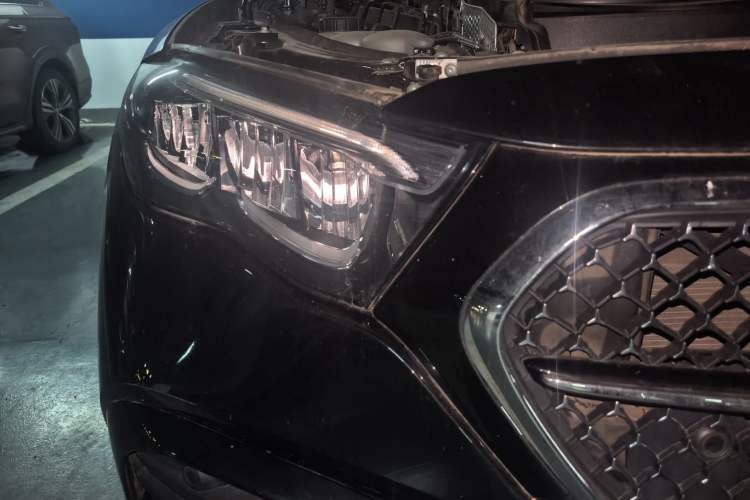 Used Mercedes-Benz E-Class 2024 E 300 L Fashion Sport Model Right Front Headlight