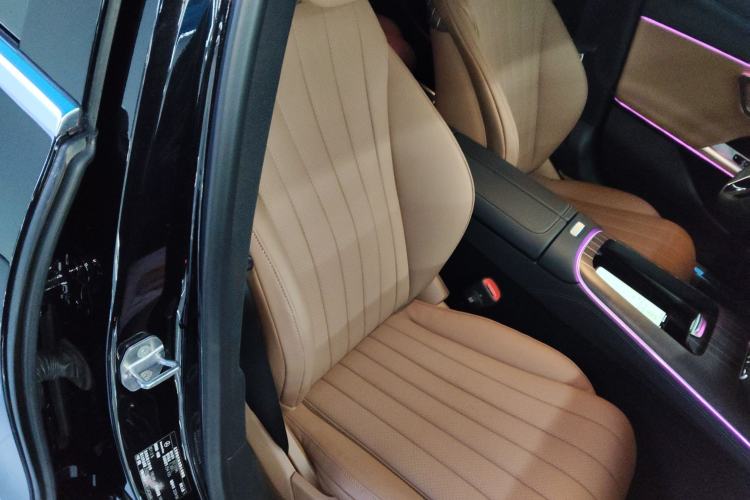 Used Mercedes-Benz E-Class 2024 Facelift E 300 L Luxury Edition Right Front Seat