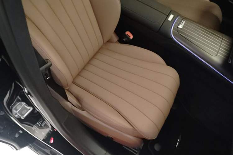 Used Mercedes-Benz E-Class 2024 Refresh E 300 L Stylish Edition Right Front Seat