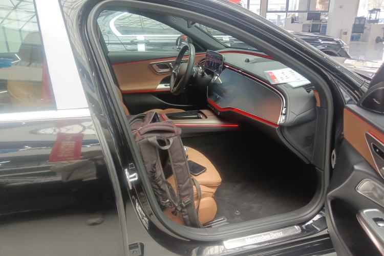 Used Mercedes-Benz E-Class 2024 E 300 L Luxury Model Right Front Seat