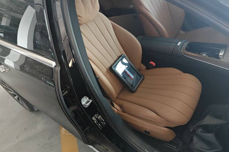 Used Mercedes-Benz E-Class 2024 E 300 L Luxury Model Right Front Seat