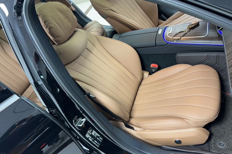Used Mercedes-Benz E-Class 2024 Refresh E 300 L Stylish Edition Right Front Seat