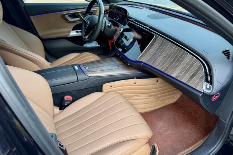 Used Mercedes-Benz E-Class 2024 Refresh E 300 L Stylish Edition Right Front Seat