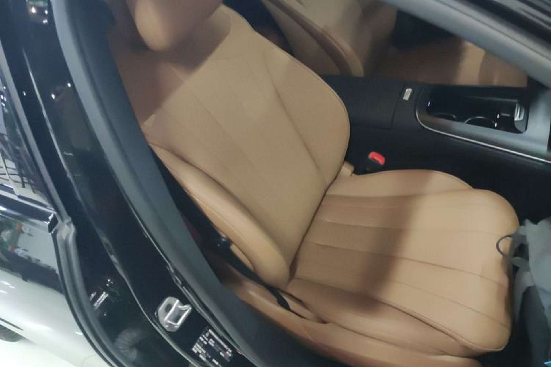 Used Mercedes-Benz E-Class 2024 E 300 Luxury Sport Edition Right Front Seat