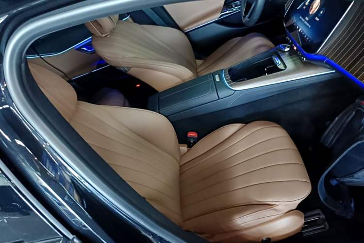 Used Mercedes-Benz E-Class 2024 Refresh E 300 L Stylish Edition Right Front Seat