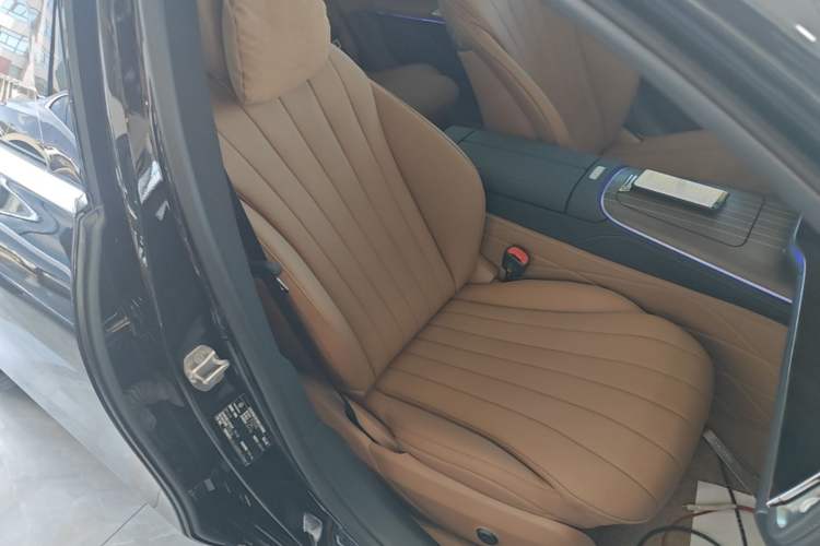 Used Mercedes-Benz E-Class 2024 E 300 L Luxury Model Right Front Seat